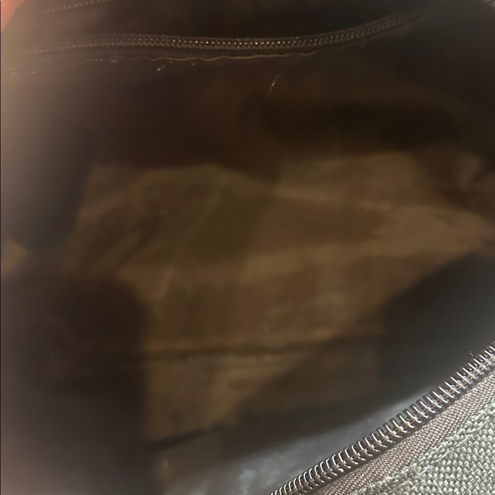 BOSS Charcoal Toiletry Bag - Picture 4 of 4
